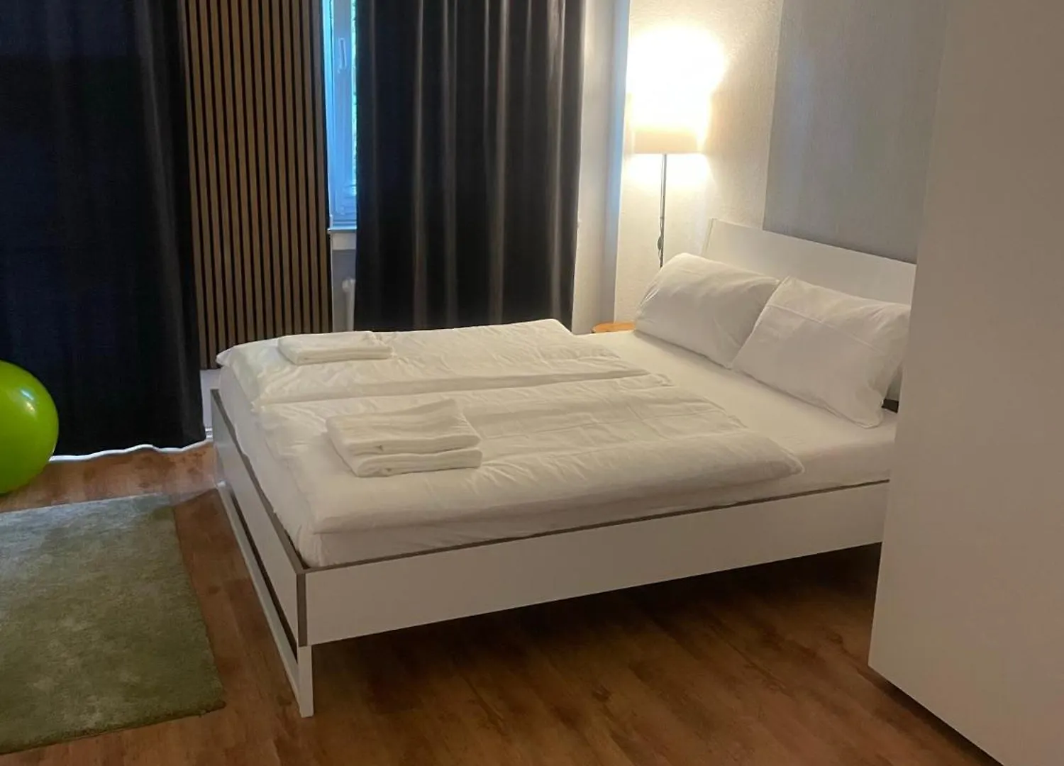 Koeln Wohnung 4 Min Naehe Von Hbf Und Dom Mit Garten ,Balkon & Office