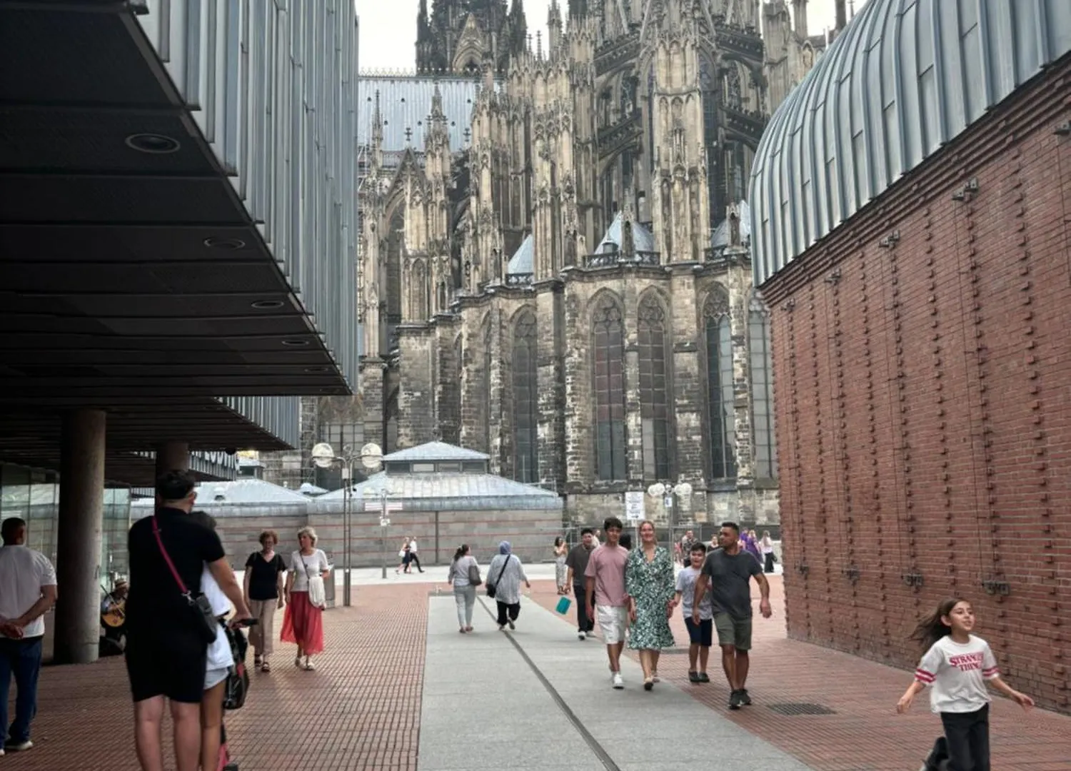 Koeln Wohnung 4 Min Naehe Von Hbf Und Dom Mit Garten ,Balkon & Office