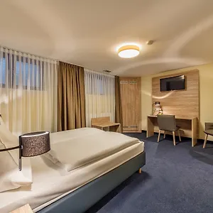 Hotel Windsor, Kolonia